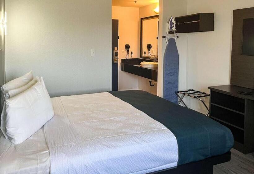 غرفة قياسية لذوى الاحتياجات الخاصة, Studio 6 Suites Delano, Ca