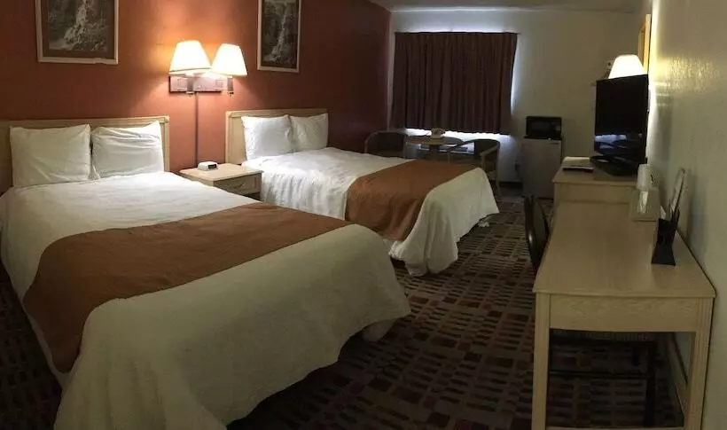 ２ダブルベッドのスタンダードルーム, Anderson Chesterfield Travel Inn
