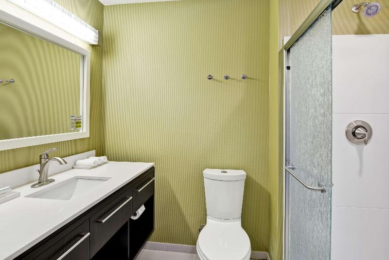 חדר סטנדרט עם מיטת קינג, Baymont By Wyndham Columbia Maury