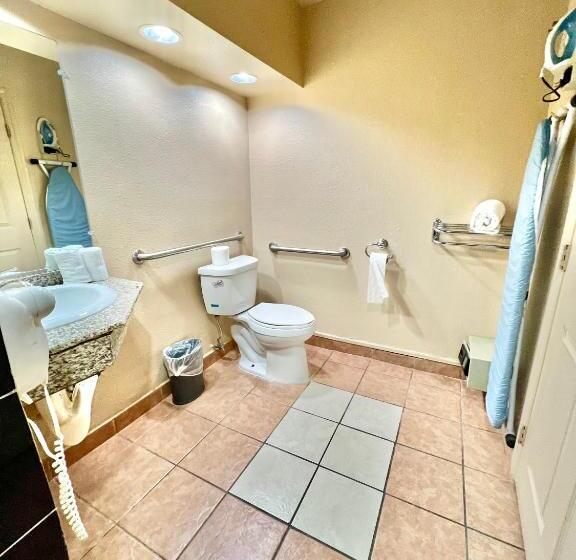 חדר סטנדרט מותאם לאדם עם מוגבלויות, Motel 6 Pasadena, Ca Old Town Pasadena Area