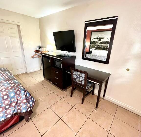 חדר סטנדרט מותאם לאדם עם מוגבלויות, Motel 6 Pasadena, Ca Old Town Pasadena Area