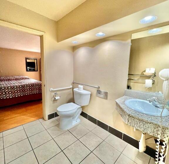 חדר סטנדרט מותאם לאדם עם מוגבלויות, Motel 6 Pasadena, Ca Old Town Pasadena Area