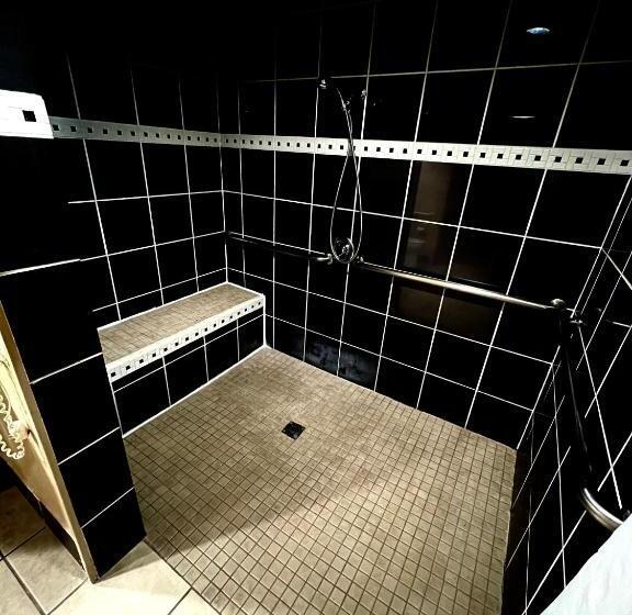 חדר סטנדרט מותאם לאדם עם מוגבלויות, Motel 6 Pasadena, Ca Old Town Pasadena Area