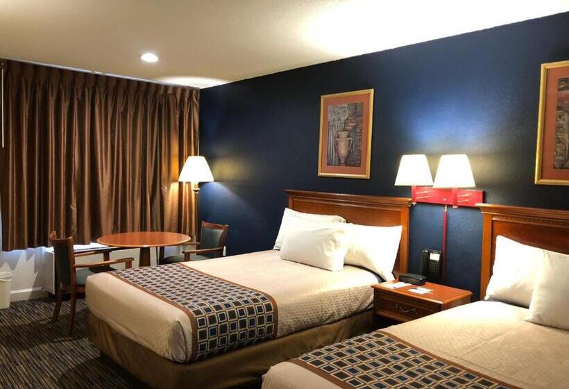 غرفه قياسيه سريرين مزدوجين, Travelodge By Wyndham Williamsburg Colonial Area