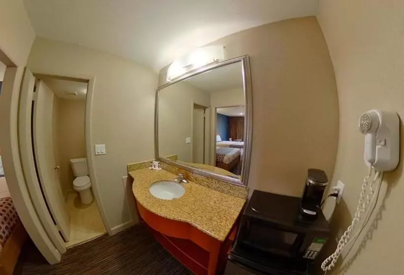Standard-huone King-vuode, Travelodge By Wyndham Williamsburg Colonial Area