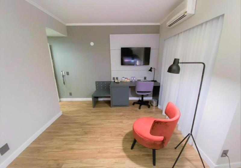 适合残疾人士使用的带超级大床的标准间, Keystone Boardwalk Inn And Suites