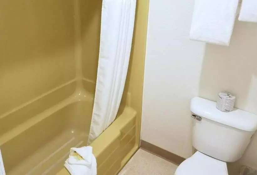 キングサイズベッドのスタンダードルーム, Keystone Boardwalk Inn And Suites