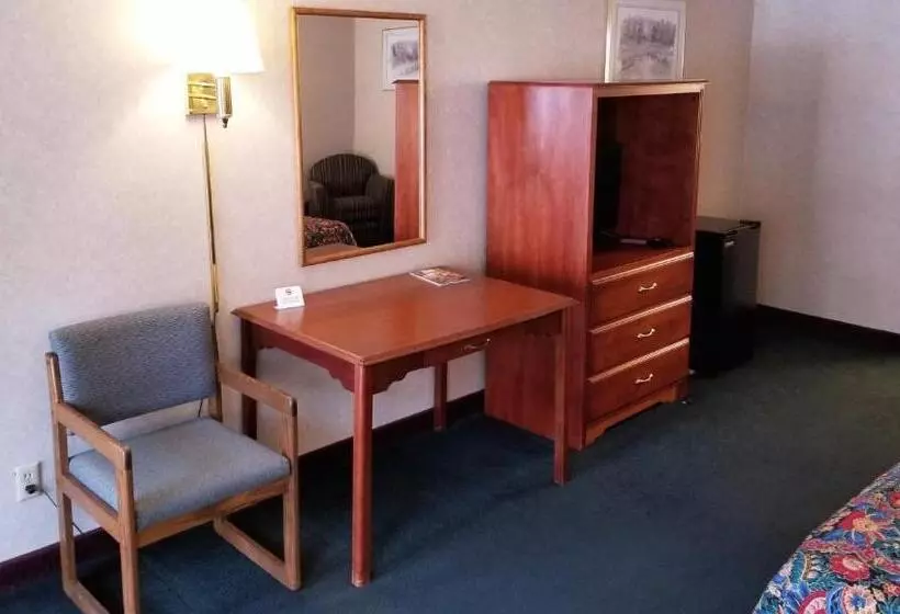 キングサイズベッドのスタンダードルーム, Keystone Boardwalk Inn And Suites