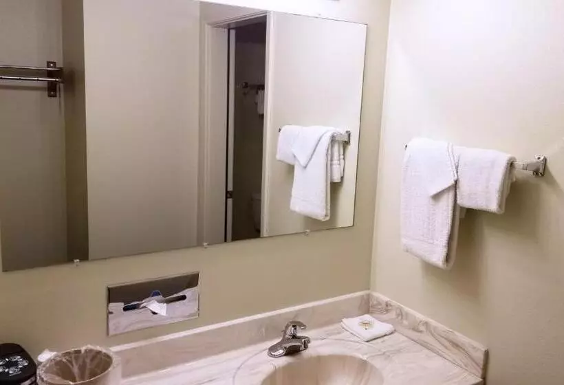 キングサイズベッドのスイートルーム, Keystone Boardwalk Inn And Suites