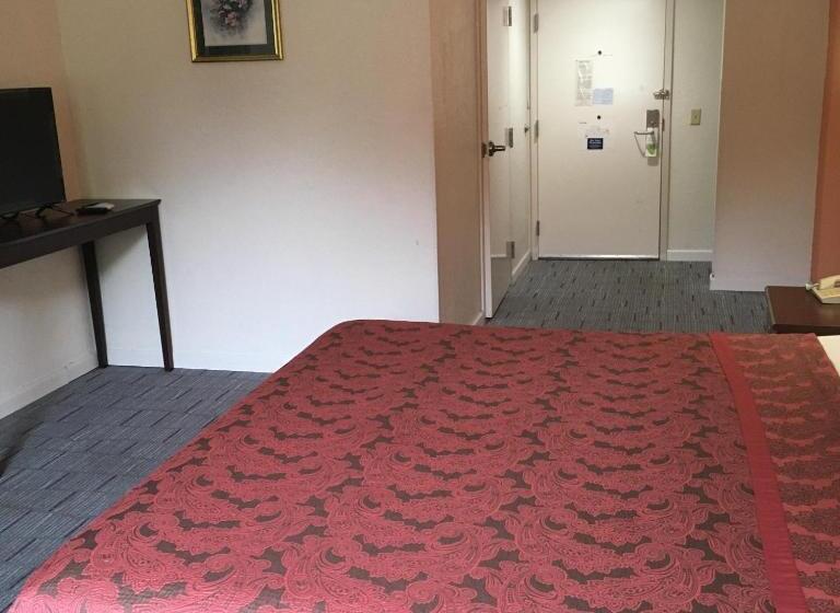 غرفة قياسية سرير كينج لذوى الإحتياجات الخاصة, President Inn & Suites