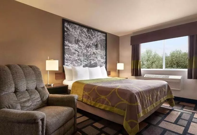 اتاق استاندارد با تخت بزرگ برای معلولان, Super 8 By Wyndham Akron S/green/uniontown Oh