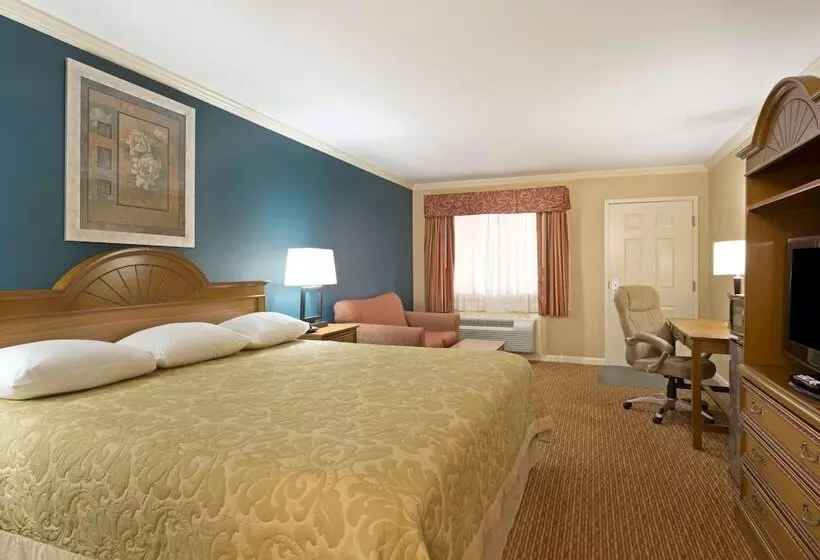 Standard-invahuone, Super 8 By Wyndham Covington