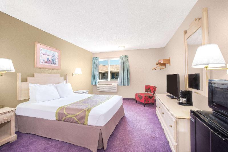 غرفة قياسية سرير كينج, Super 8 By Wyndham Grants