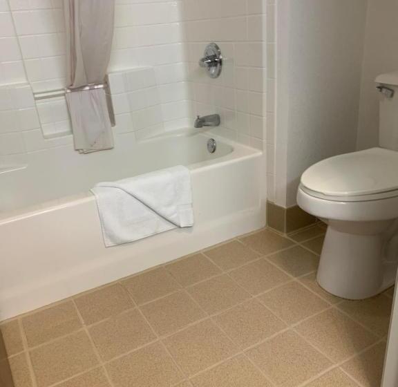 חדר סטנדרט, Super 8 By Wyndham Hillsboro Tx