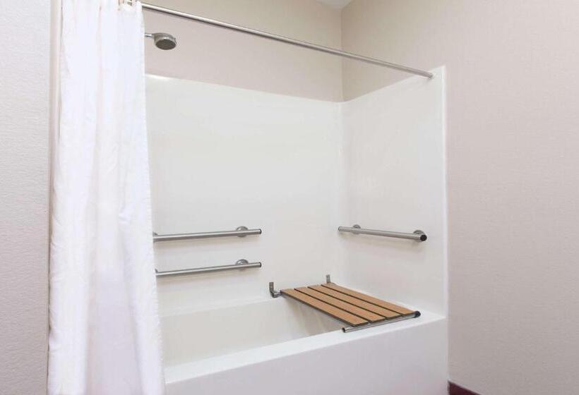 Номер Стандарт Кровать Кинг Адаптированный для Инвалидов, Super 8 By Wyndham Huntsville