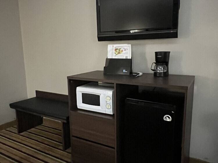 غرفه قياسيه سريرين مزدوجين, Super 8 By Wyndham Norcross/i85 Atlanta