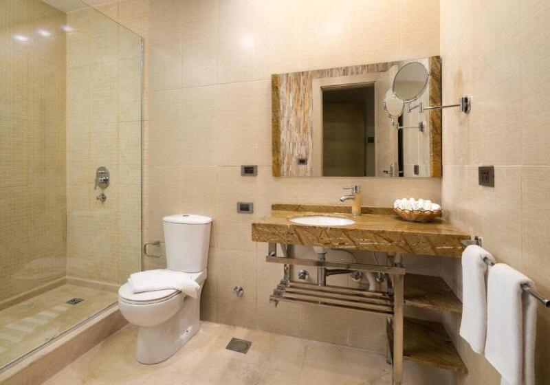 带大床的标准间, Super 8 By Wyndham Uniontown Pa