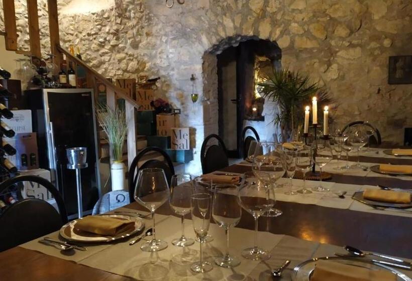 デラックストリプルルーム, La Mora Exclusive