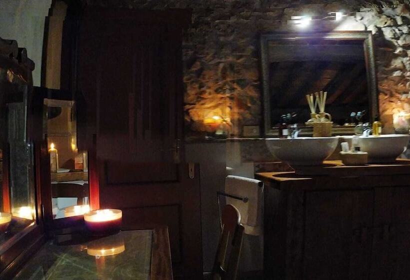 デラックススイート, La Mora Exclusive