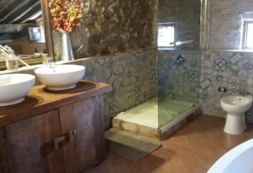 デラックススイート, La Mora Exclusive