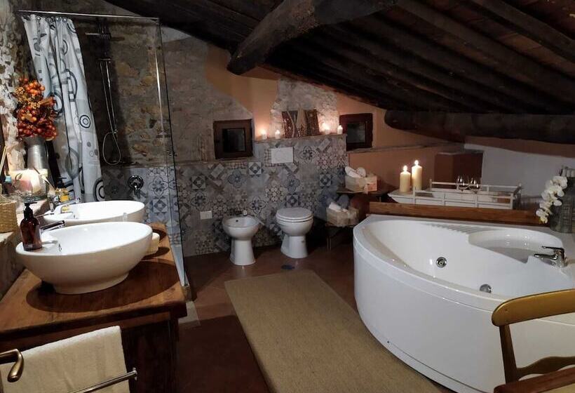 デラックススイート, La Mora Exclusive