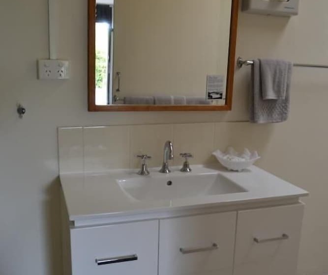 ファミリールーム, Gatton Motel