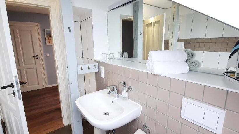 דירת חדר, Lok Die Pension Das Restaurant