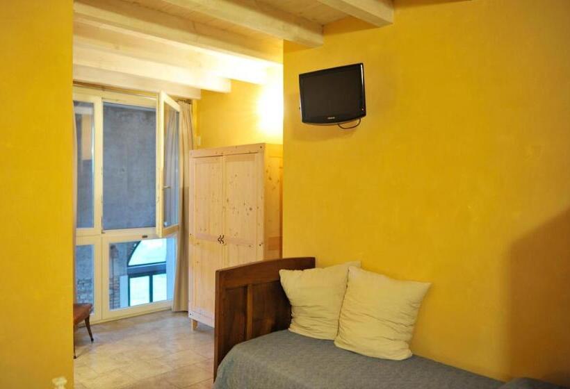 舒适三人间, B&b Corte Cornalino