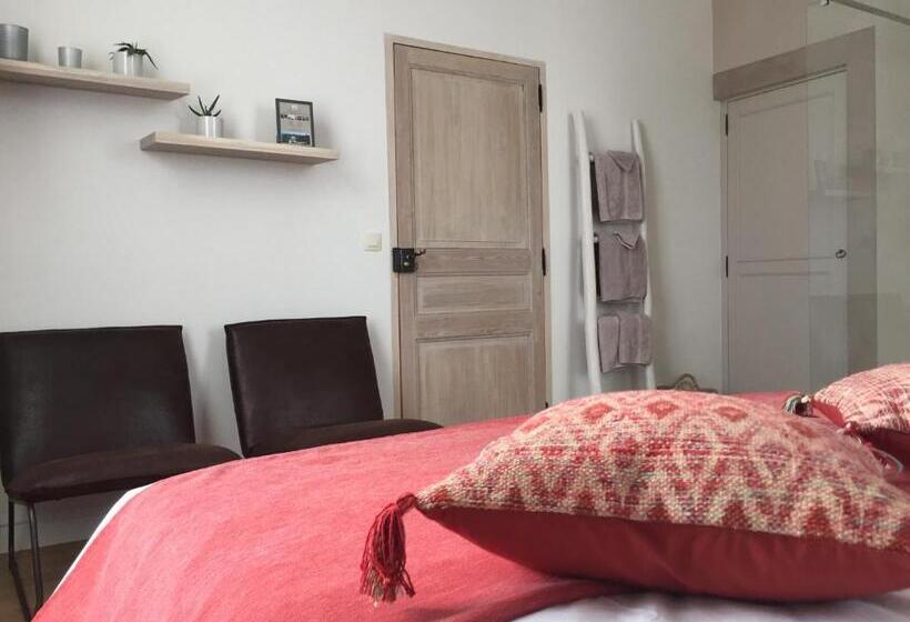 Номер Стандартный с Видом, B&b La Mirande De Saint Clar