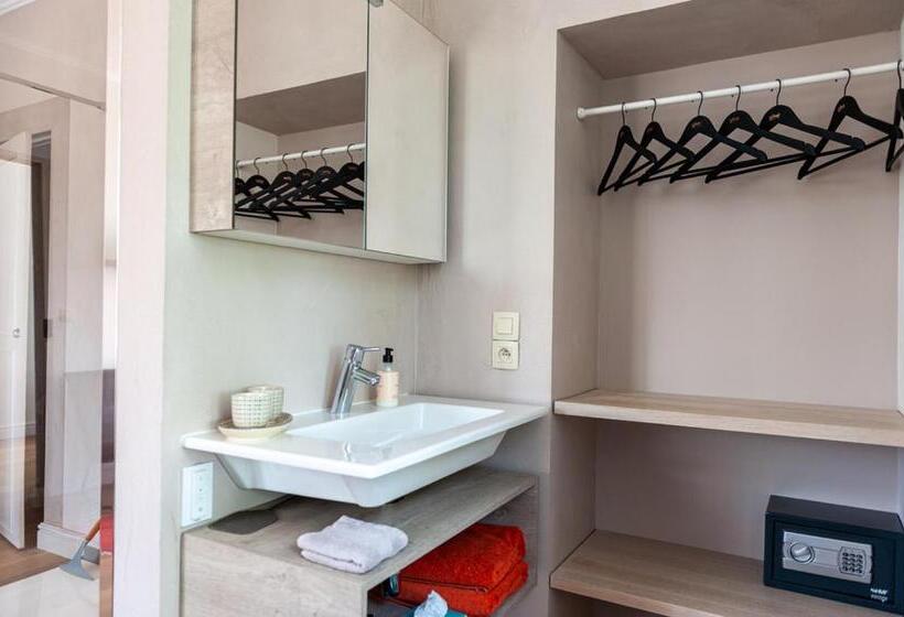 Номер Стандартный с Видом, B&b La Mirande De Saint Clar