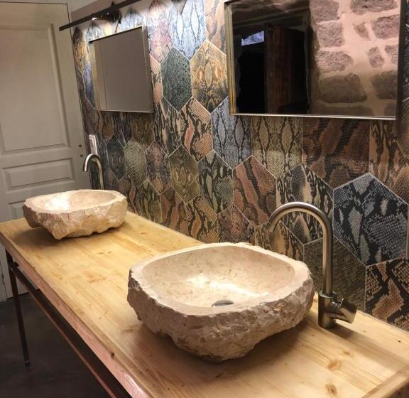 家庭间, Le Pressoir De La Deveze