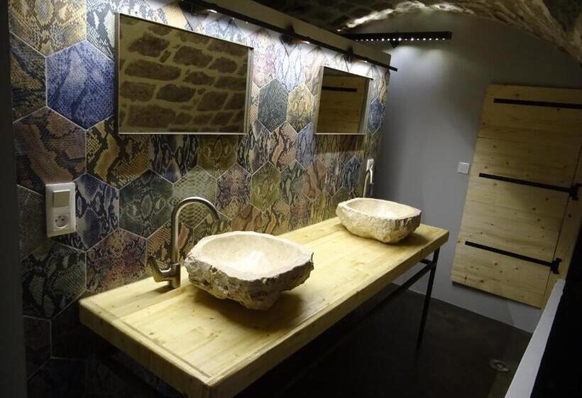 家庭间, Le Pressoir De La Deveze