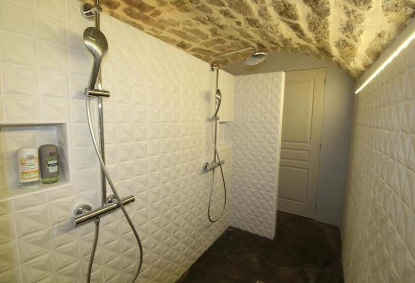 家庭间, Le Pressoir De La Deveze