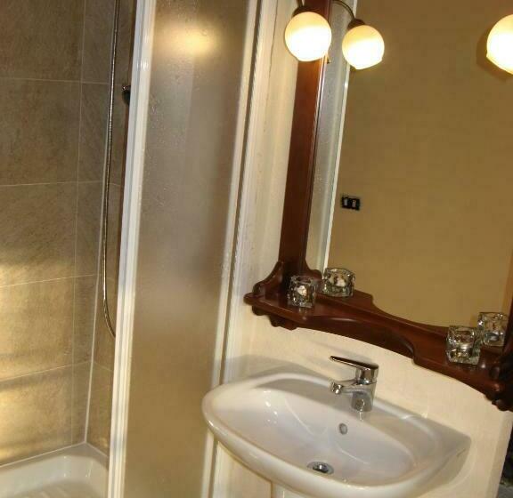 חדר סטנדרט עם מיטת קינג, New Arcobaleno Ossegna