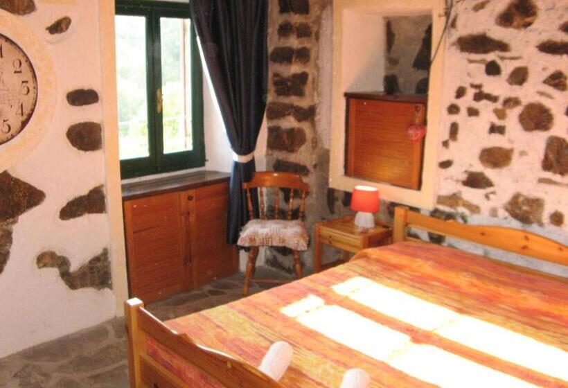 חדר סטנדרט עם מיטת קינג, New Arcobaleno Ossegna