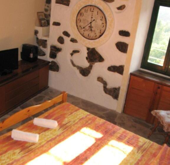 חדר סטנדרט עם מיטת קינג, New Arcobaleno Ossegna