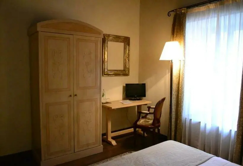 スタンダードルーム, Castello Di Compiano Hotel Relais Museum