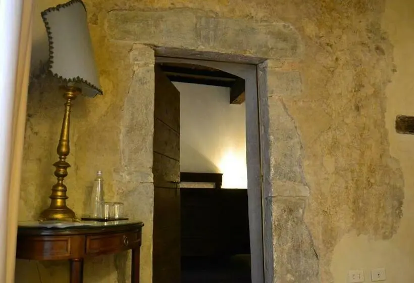 スーペリアールーム, Castello Di Compiano Hotel Relais Museum