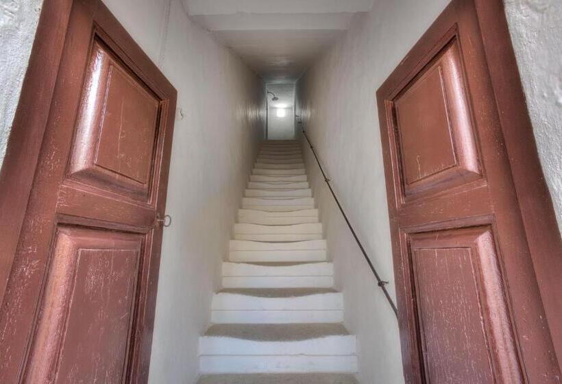 חדר משפחתי, Casale Del Forno