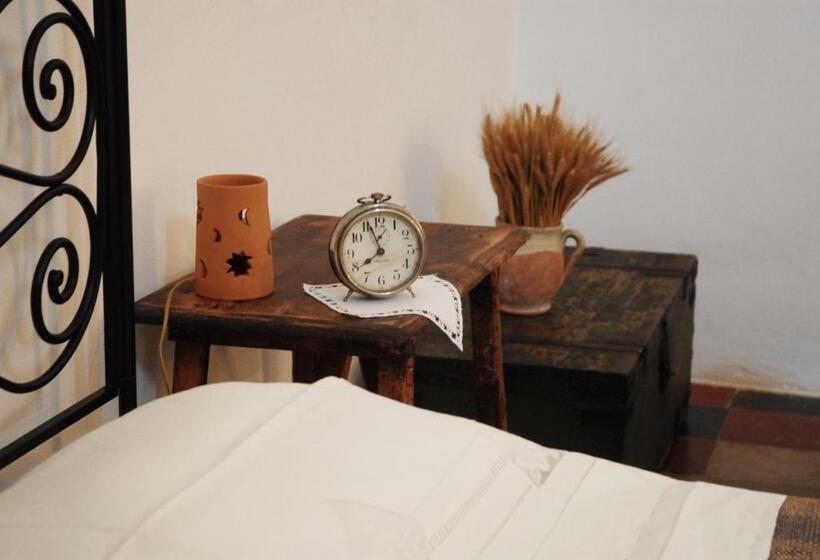 חדר משפחתי, Casale Del Forno