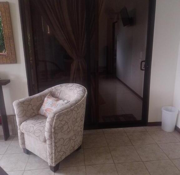 غرفة قياسية ثلاثية, San Rafael Ecolodge