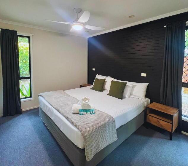 סוויטה דלוקס, Tiona Holiday Park