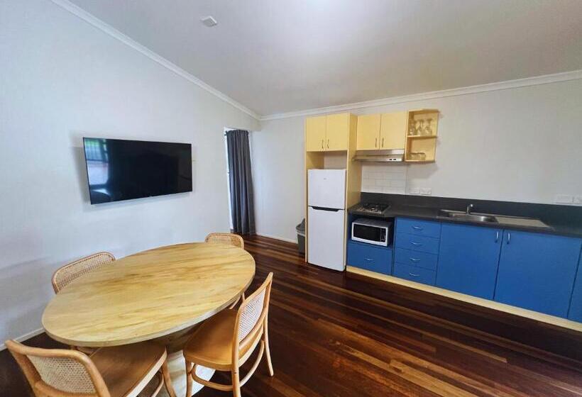 סוויטה דלוקס, Tiona Holiday Park