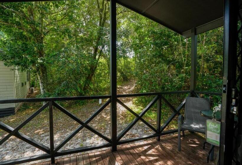 סוויטה, Tiona Holiday Park