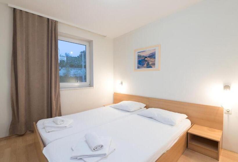 Семейный Номер Вид на Горы, Aparthotel Roccia