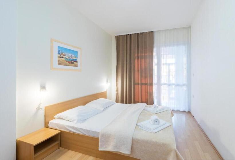 Семейный Номер Вид на Море, Aparthotel Roccia