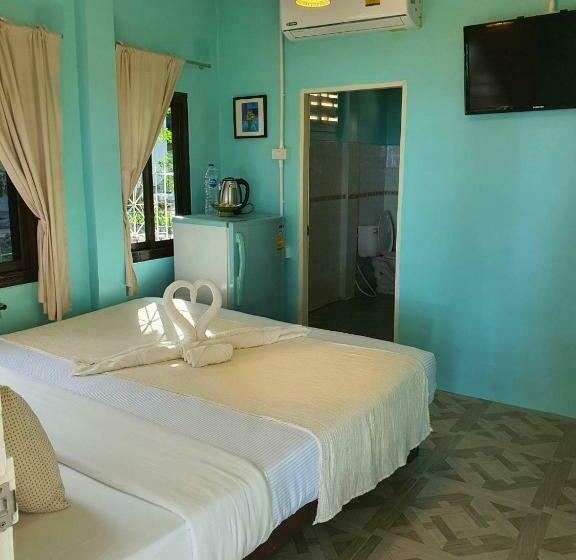 اتاق اکونومی, Blue Bay Bungalow