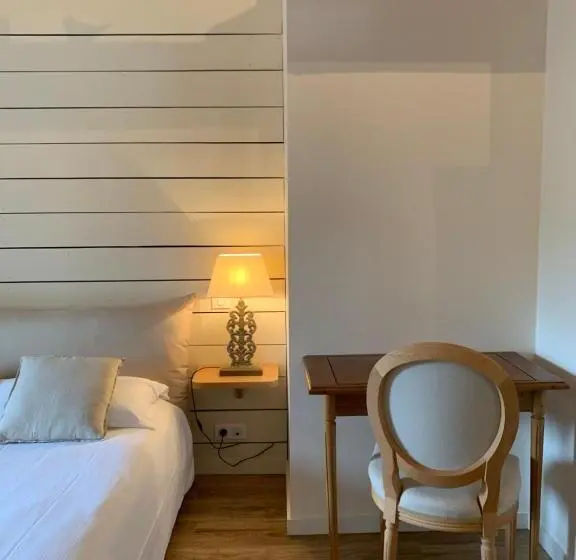 デラックスの４人部屋, Clos De La Court D Aron