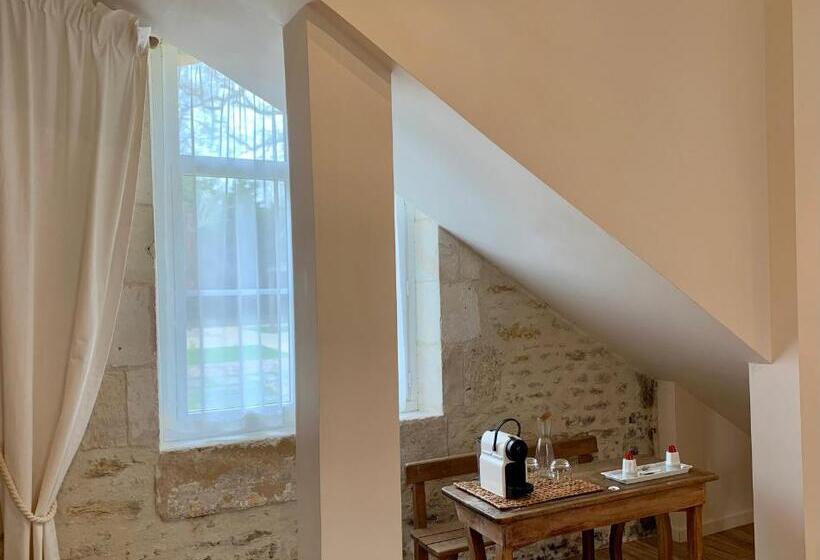 수피리어 트리플 룸, Clos De La Court D Aron