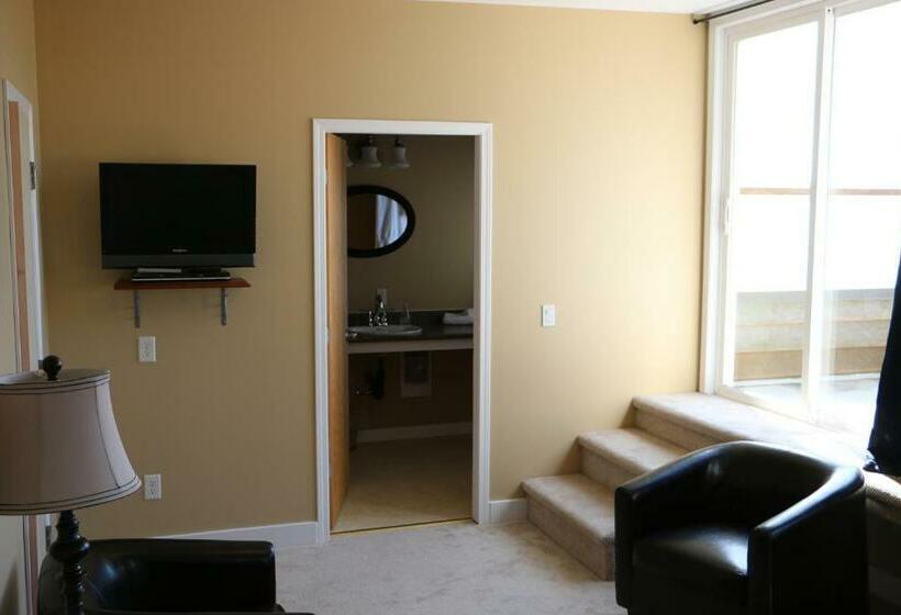 豪华海景房带阳台, Nimpkish